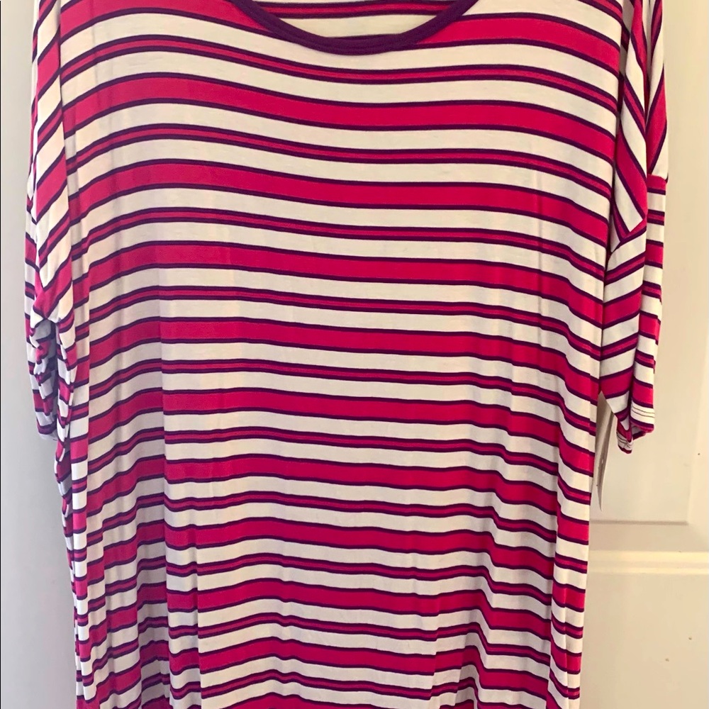 Ladies NWT LuLaRoe Irma Top Size XL